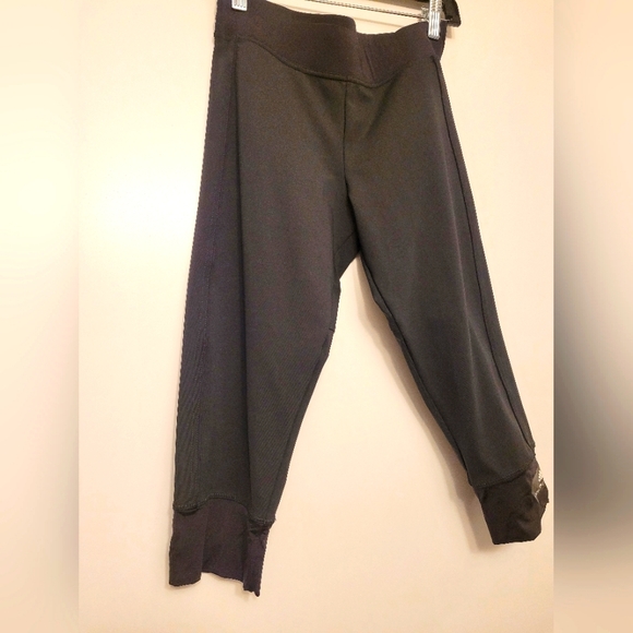 Adidas Stella Mcartney leggings capris, size Small, black - Picture 6 of 7